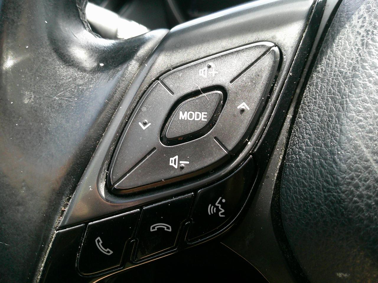 Toyota C-HR XLE FWD (Natl) 2018