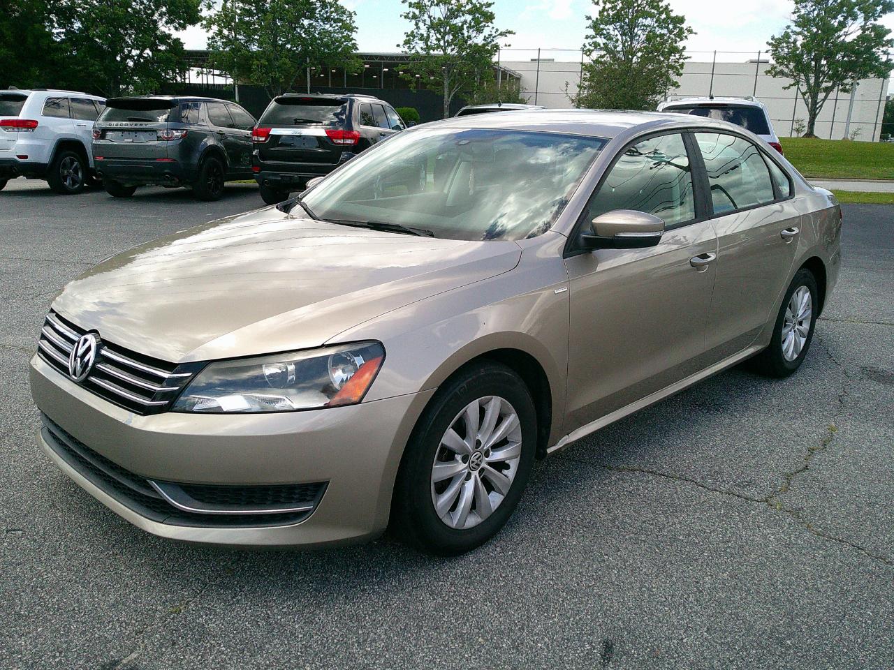 Volkswagen Passat 4dr Sdn 1.8T Auto S 2015