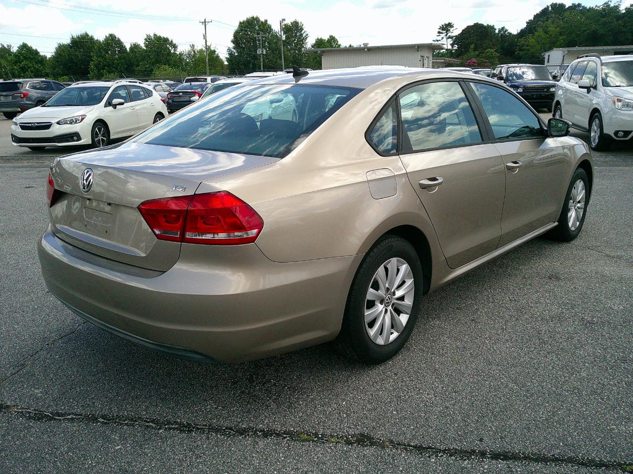Volkswagen Passat 4dr Sdn 1.8T Auto S 2015