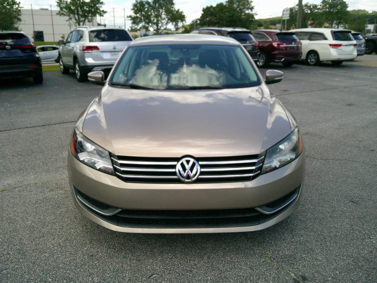 Volkswagen Passat 4dr Sdn 1.8T Auto S 2015