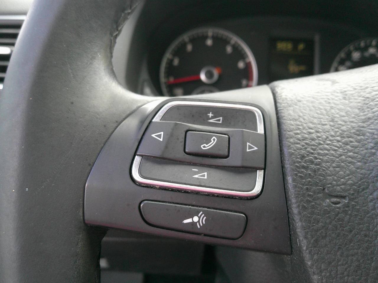 Volkswagen Passat 4dr Sdn 1.8T Auto S 2015