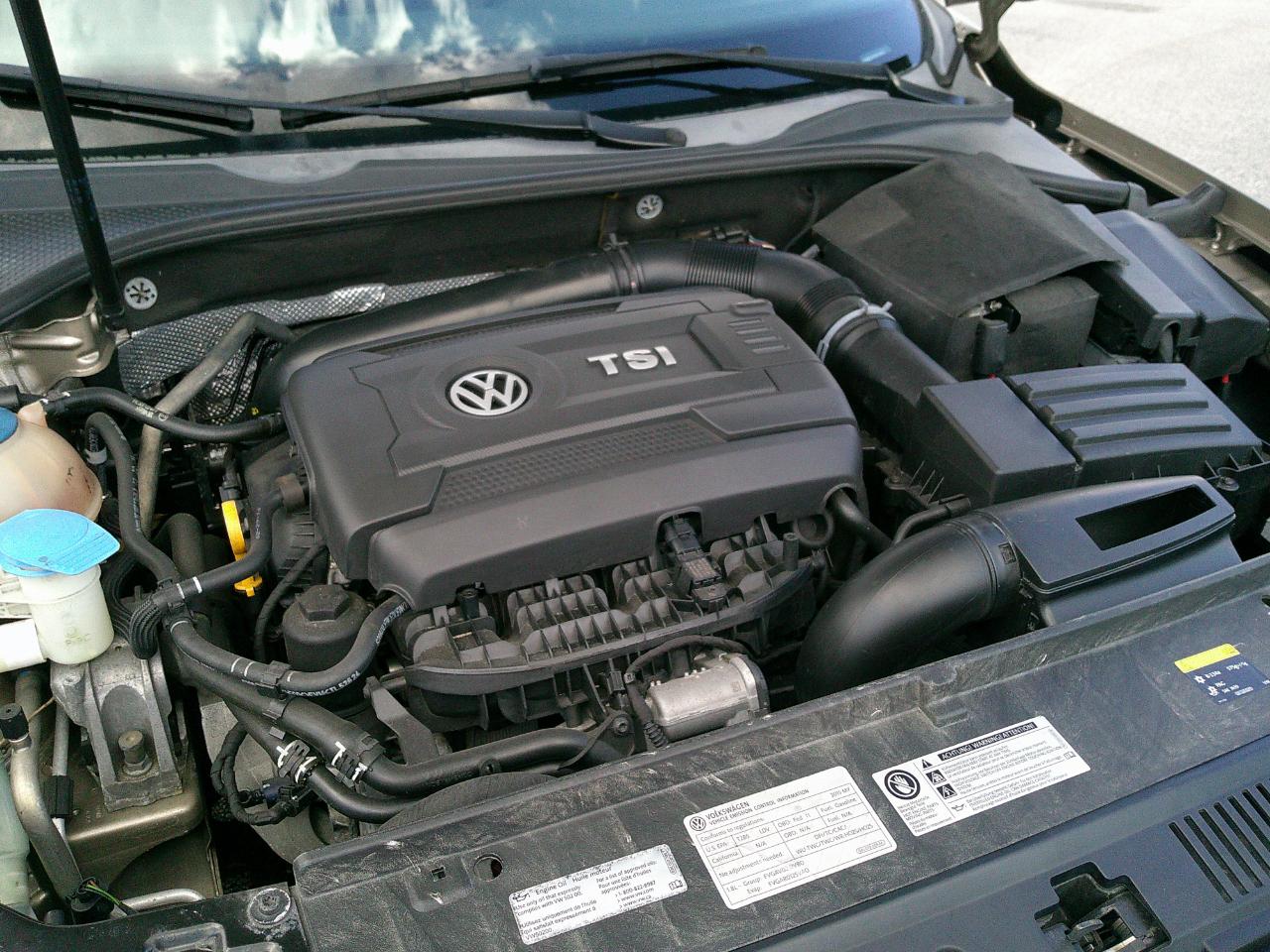 Volkswagen Passat 4dr Sdn 1.8T Auto S 2015
