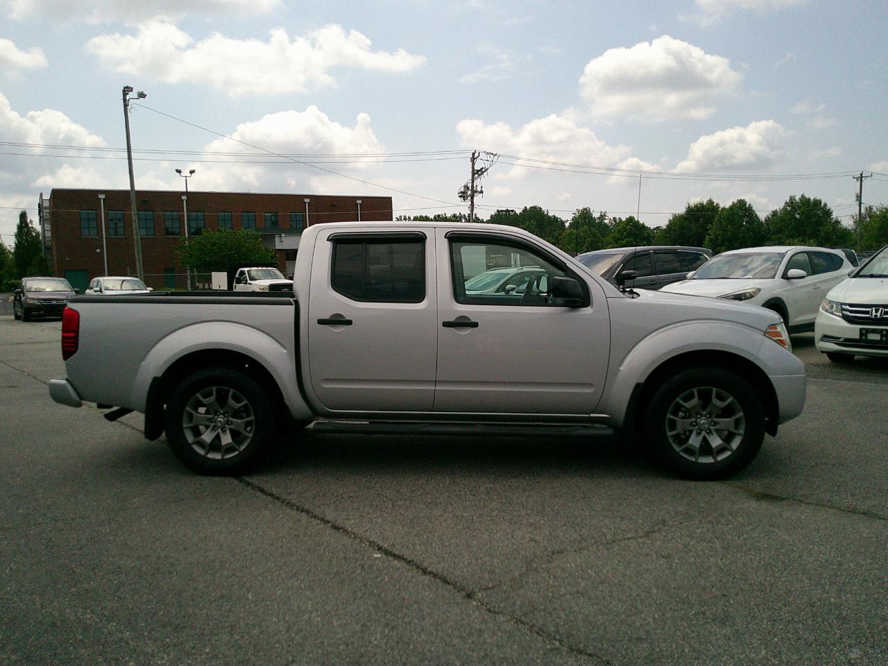 Nissan Frontier Crew Cab 4x2 SV Auto 2021