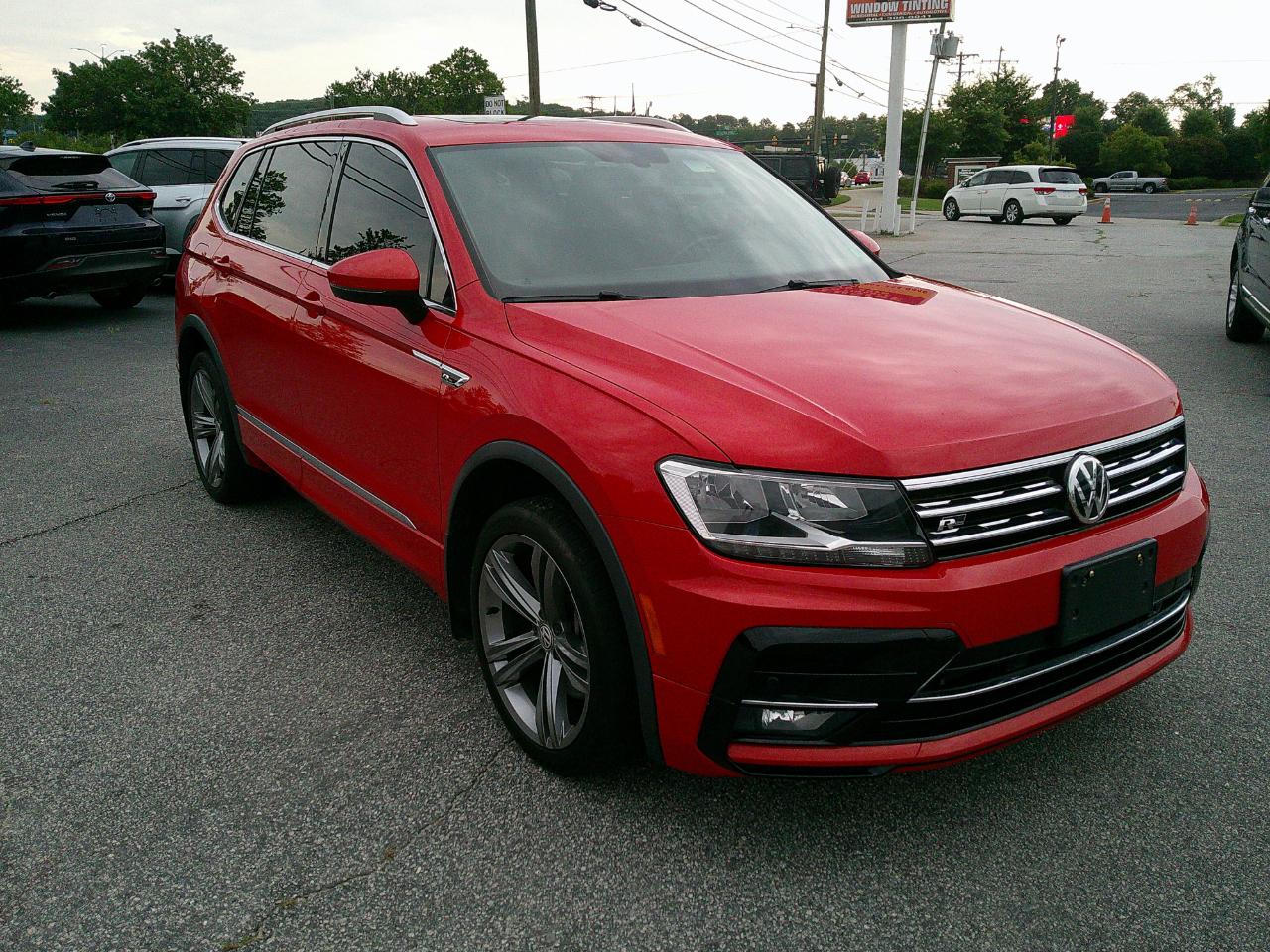 2019 Volkswagen Tiguan 2.0T SEL R-Line Black 4MOTION