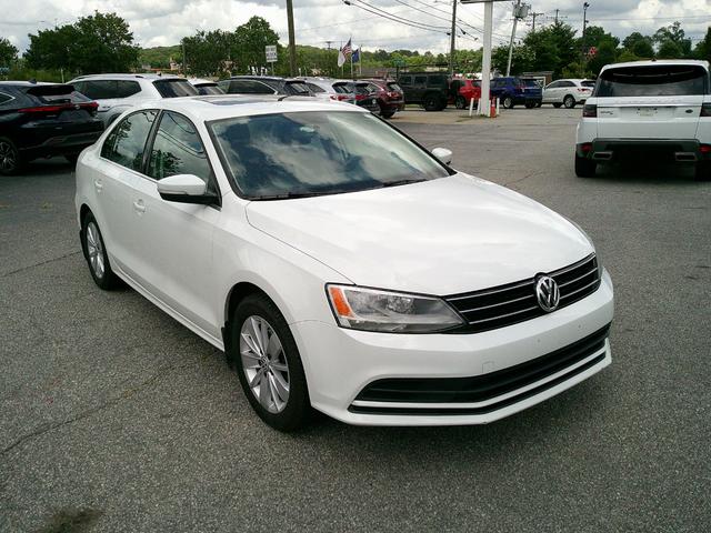 White 2016 Volkswagen Jetta Sedan Front-Wheel Drive Automatic