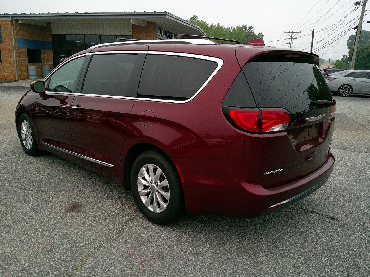 Chrysler Pacifica Touring L FWD 2018