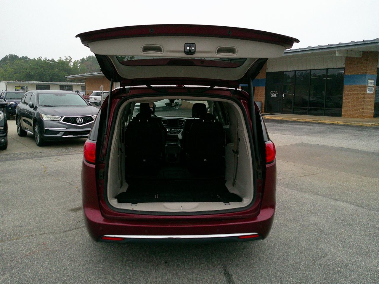 Chrysler Pacifica Touring L FWD 2018