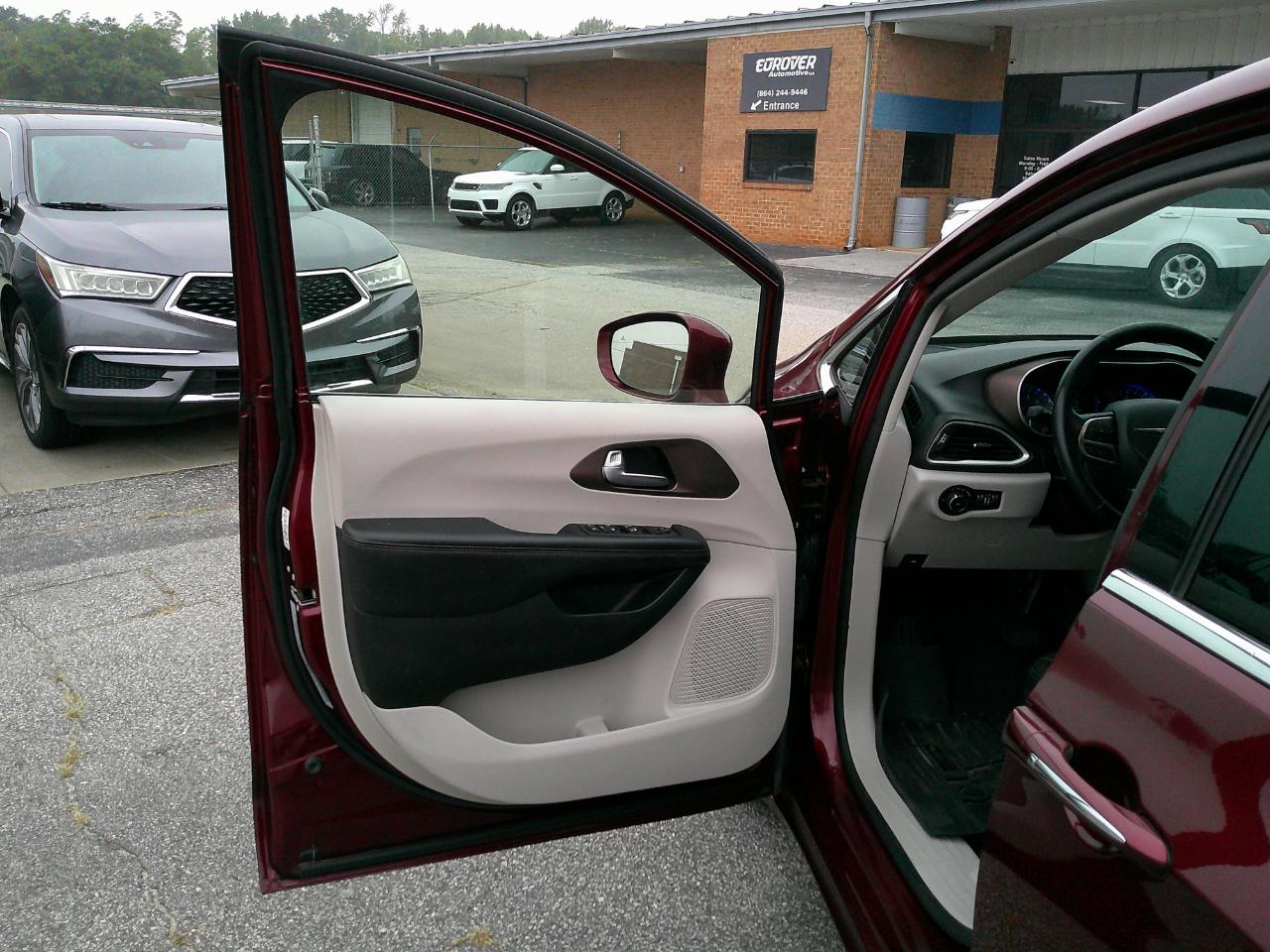 Chrysler Pacifica Touring L FWD 2018