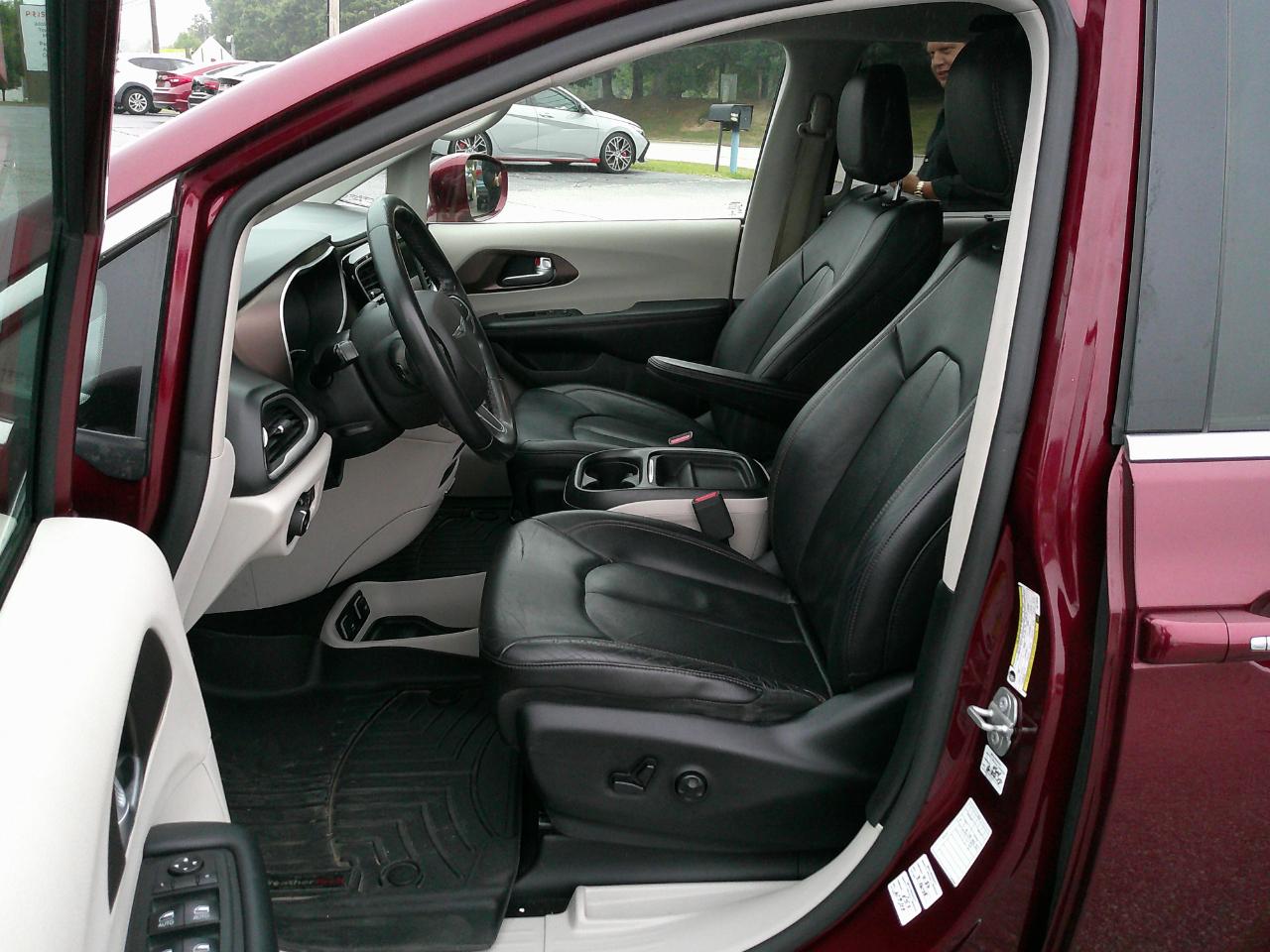 Chrysler Pacifica Touring L FWD 2018