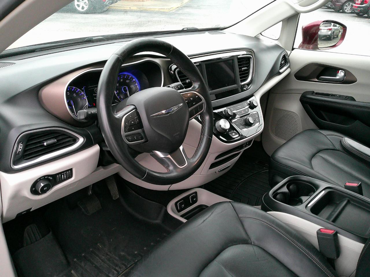 Chrysler Pacifica Touring L FWD 2018