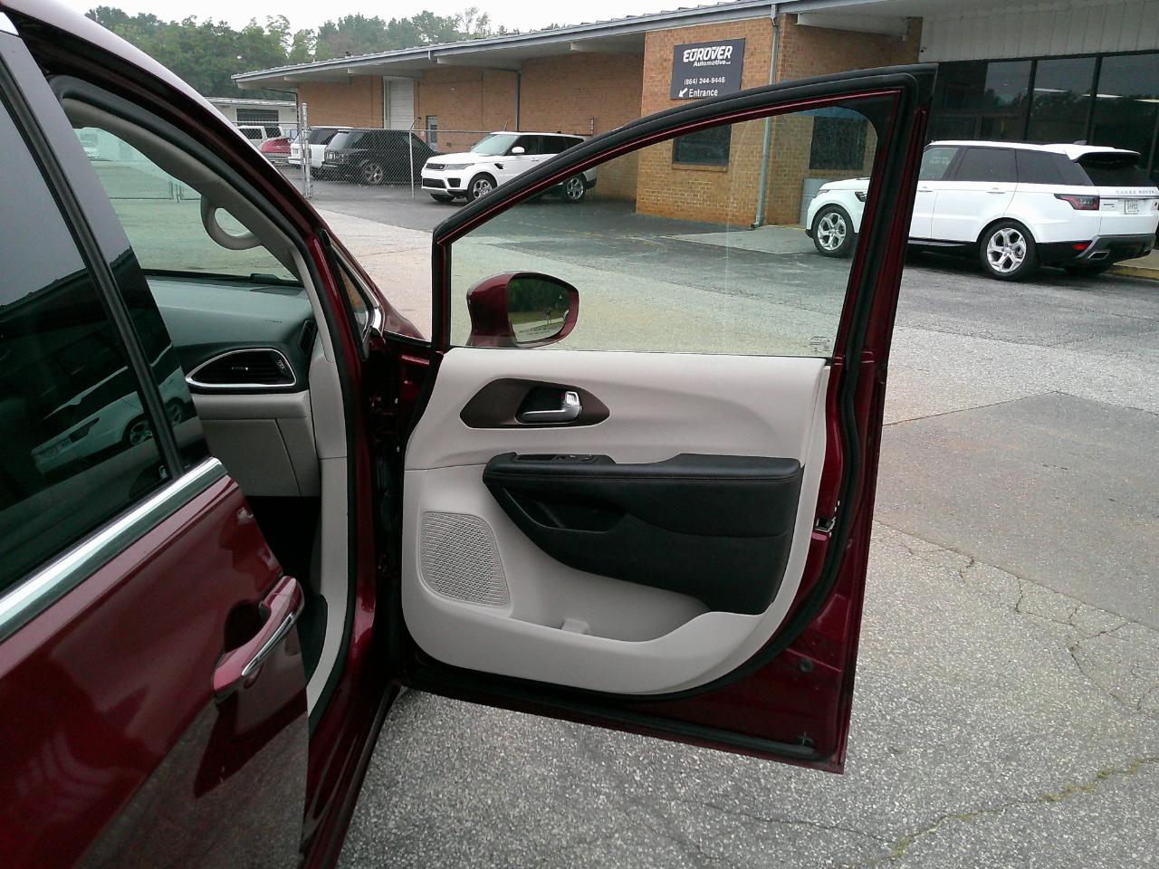 Chrysler Pacifica Touring L FWD 2018