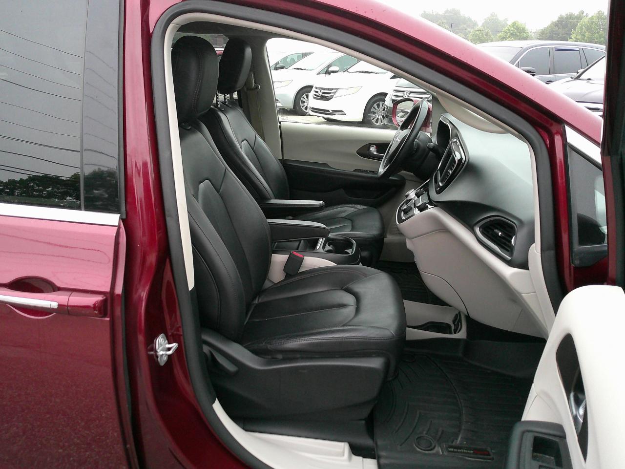 Chrysler Pacifica Touring L FWD 2018