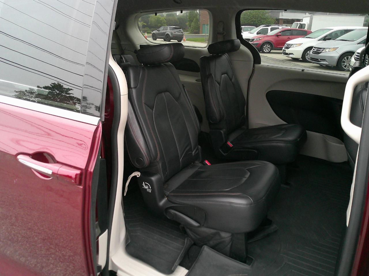 Chrysler Pacifica Touring L FWD 2018
