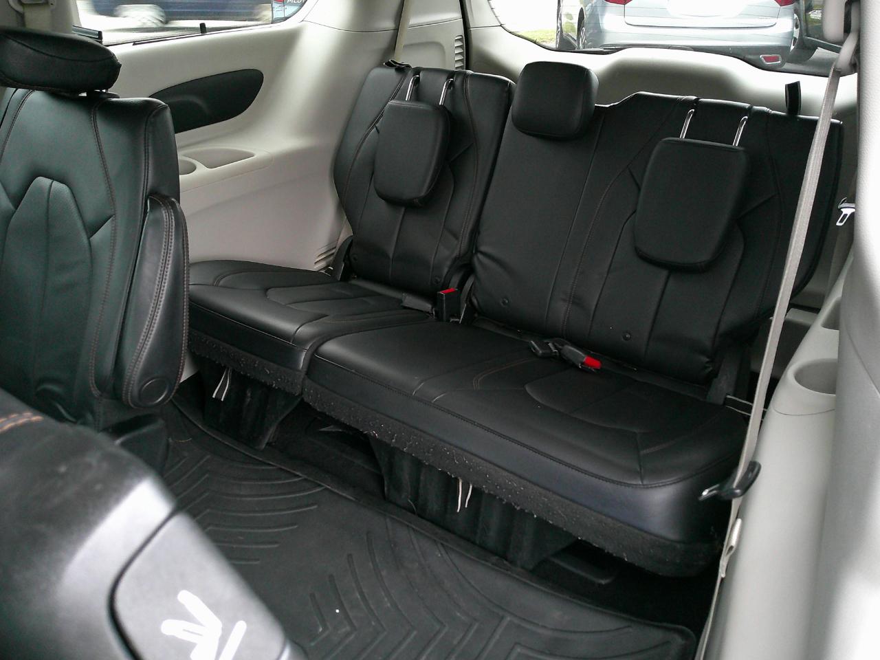 Chrysler Pacifica Touring L FWD 2018