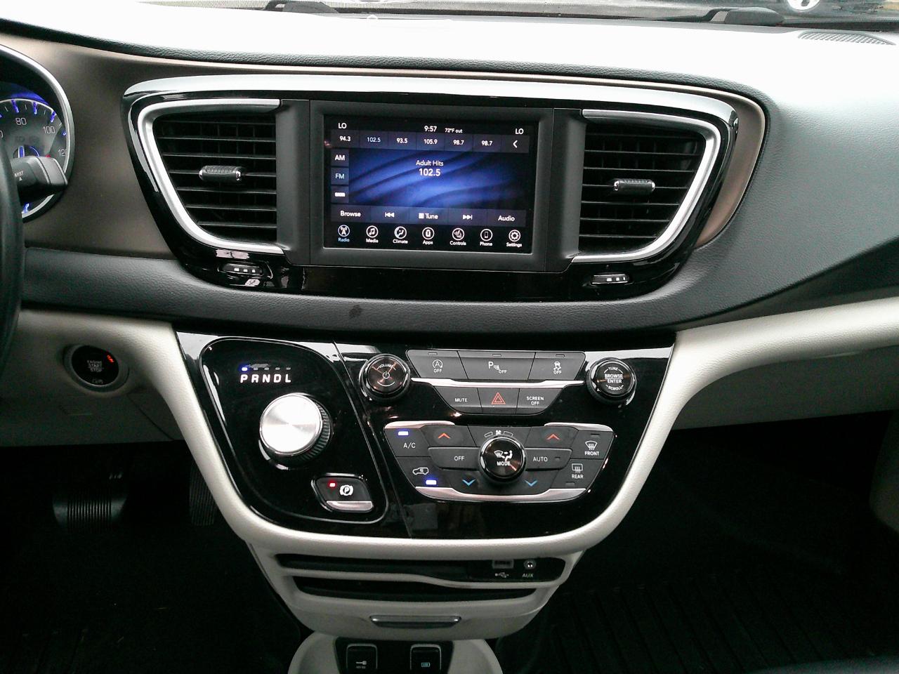 Chrysler Pacifica Touring L FWD 2018