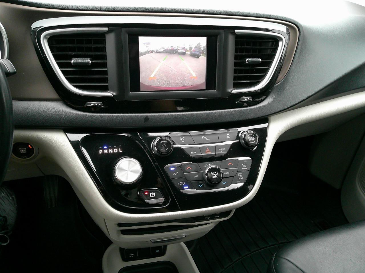 Chrysler Pacifica Touring L FWD 2018