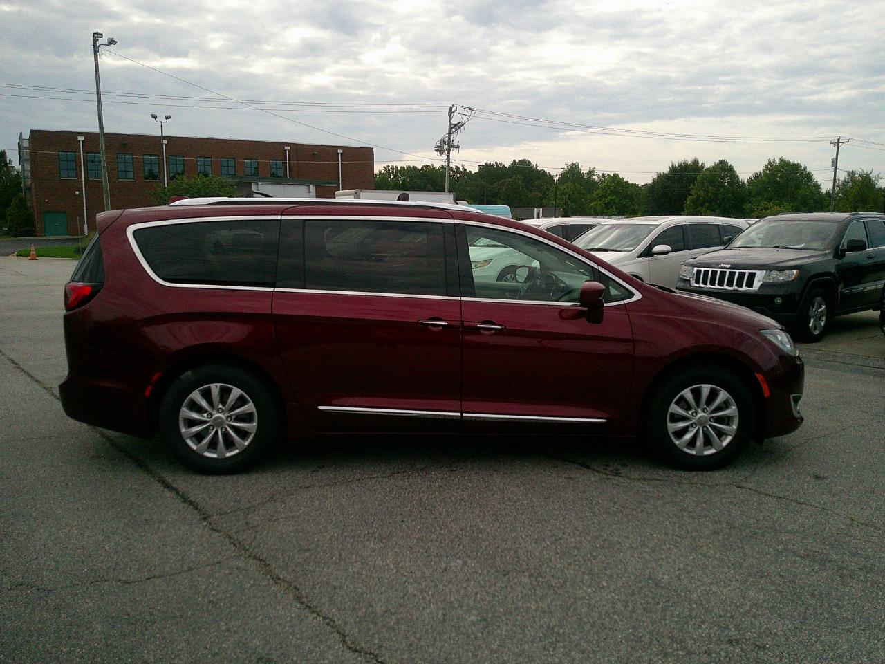 Chrysler Pacifica Touring L FWD 2018