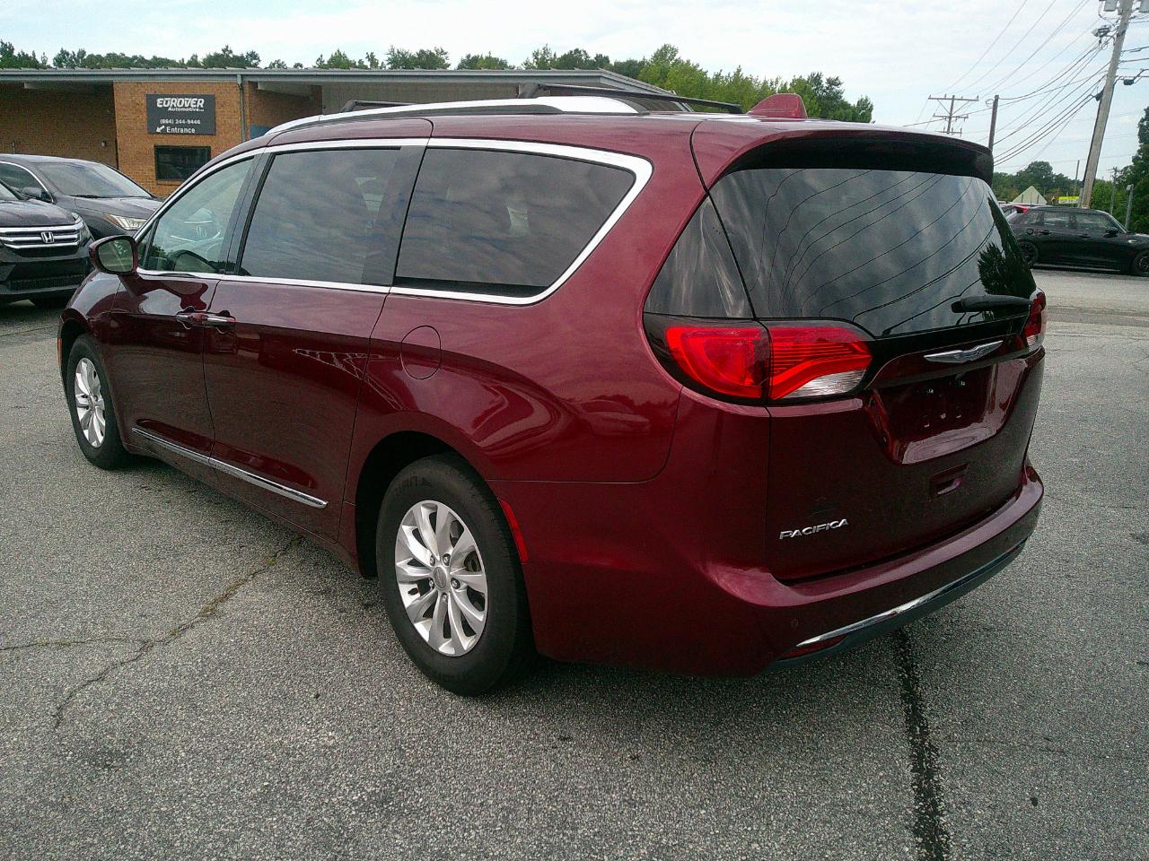 Chrysler Pacifica Touring L FWD 2018