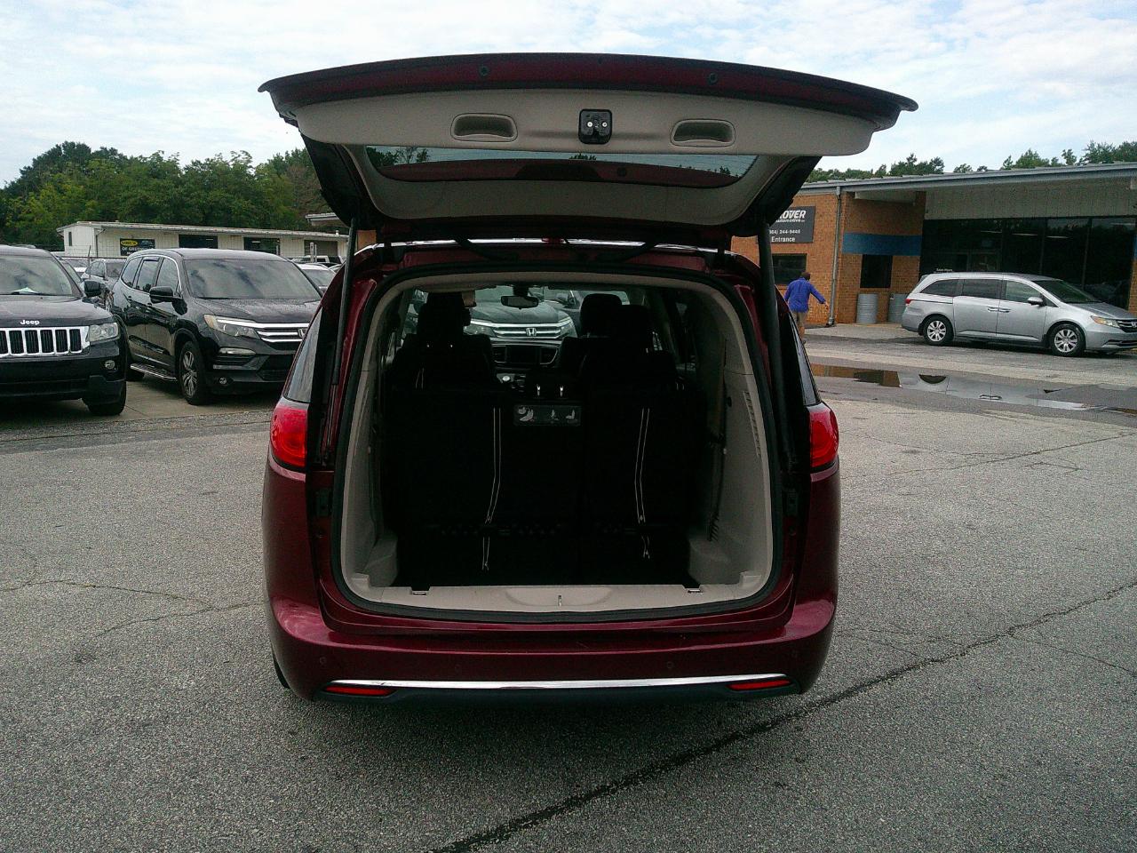Chrysler Pacifica Touring L FWD 2018