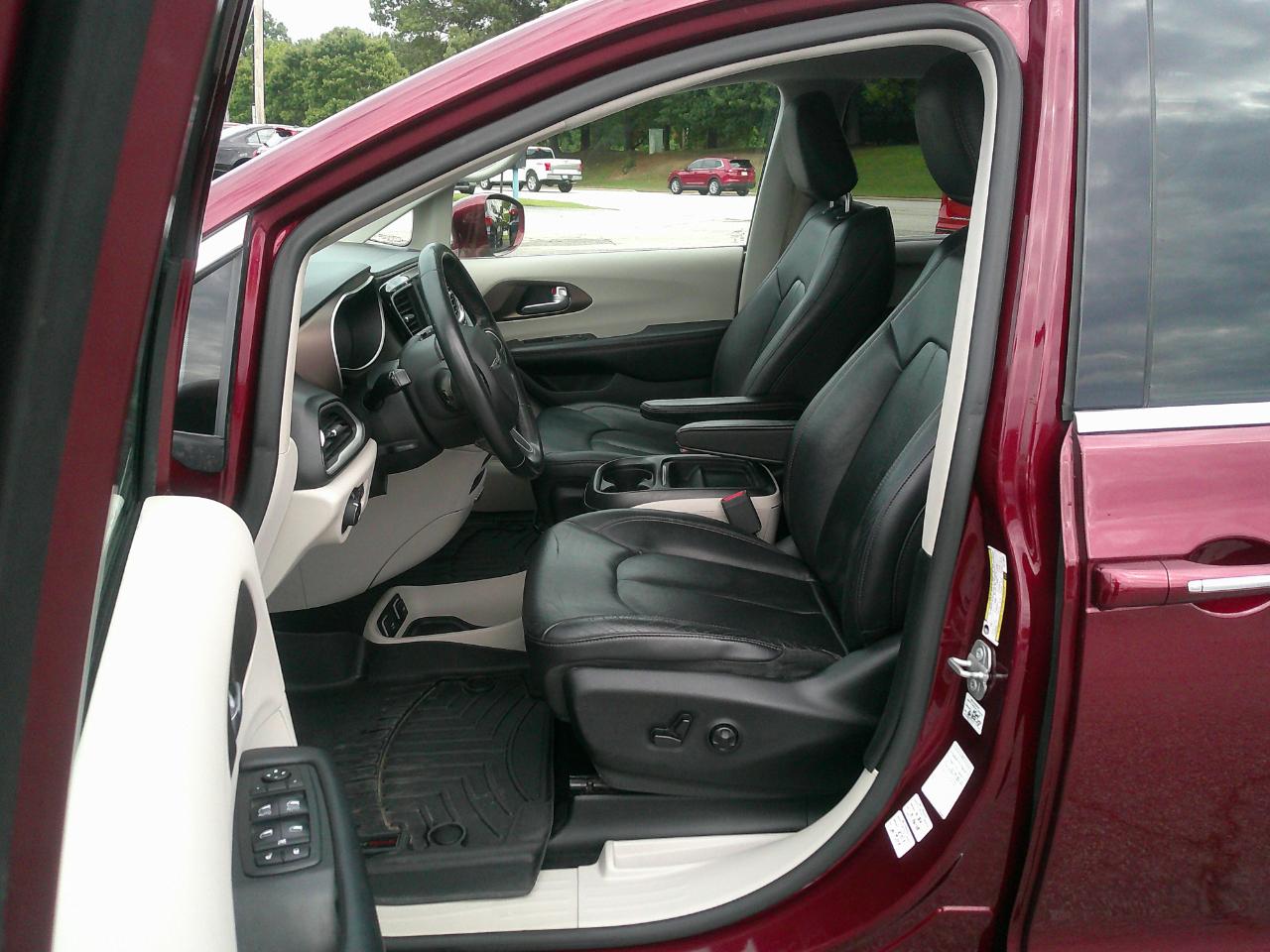 Chrysler Pacifica Touring L FWD 2018