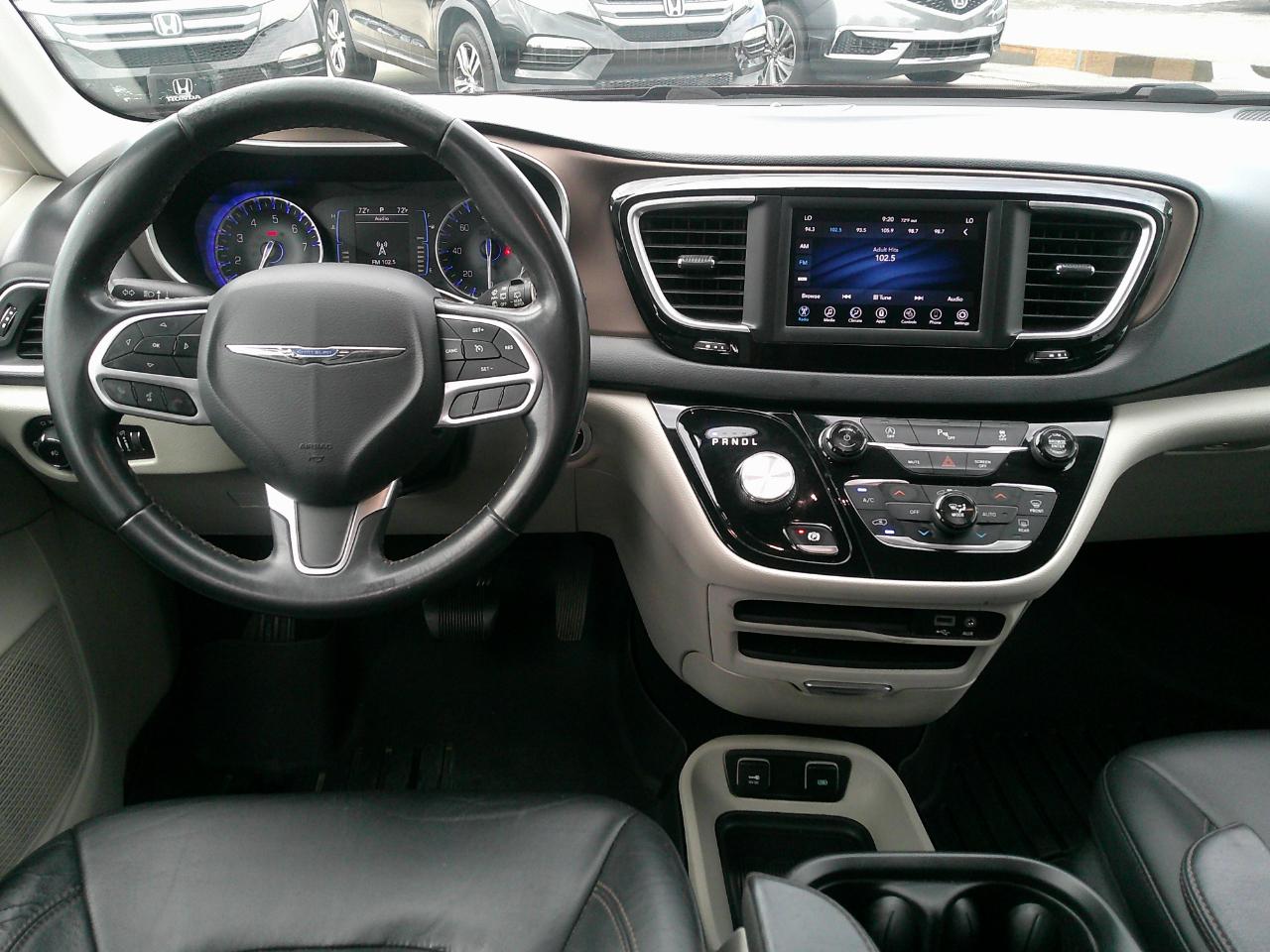 Chrysler Pacifica Touring L FWD 2018
