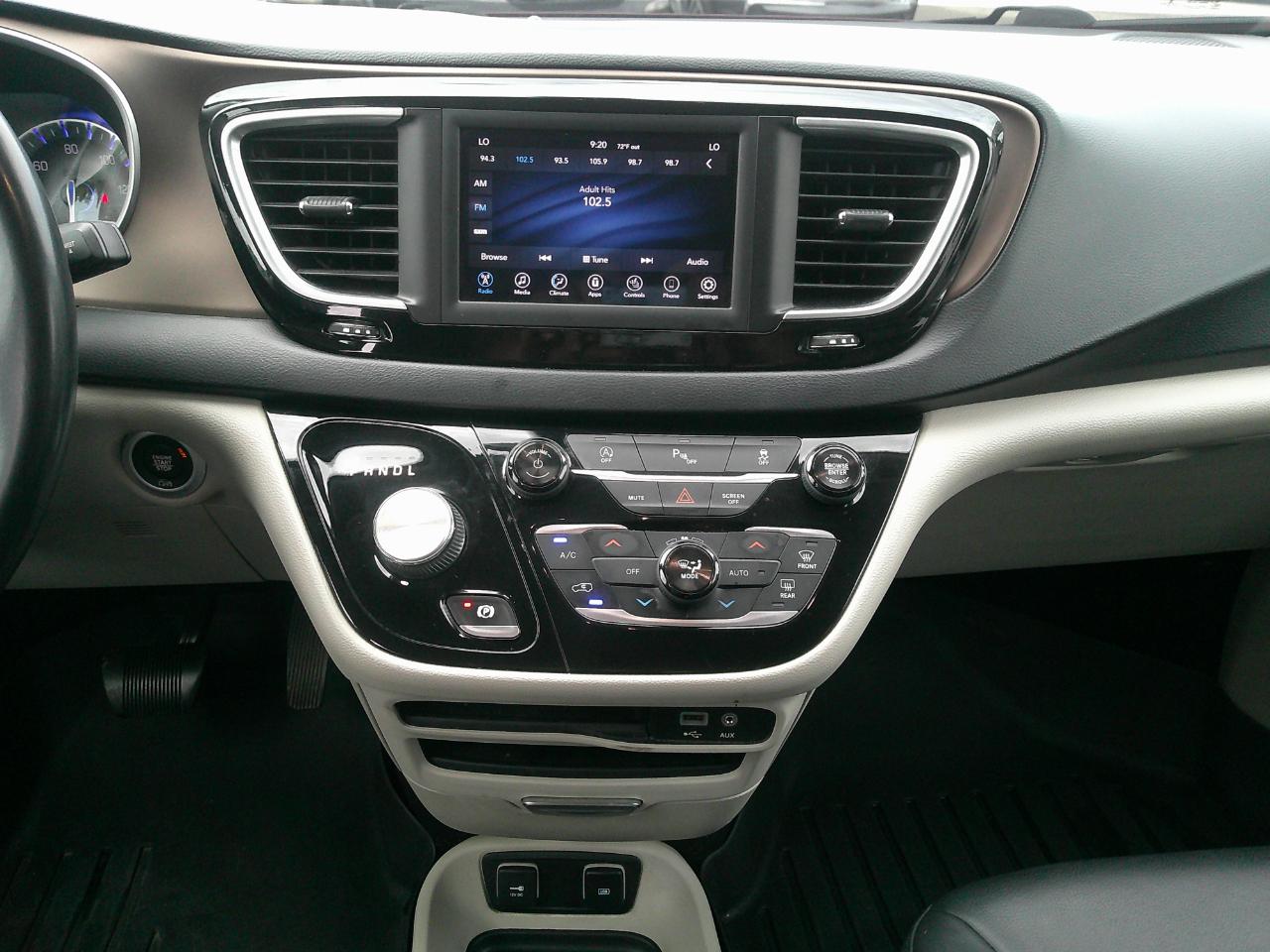 Chrysler Pacifica Touring L FWD 2018