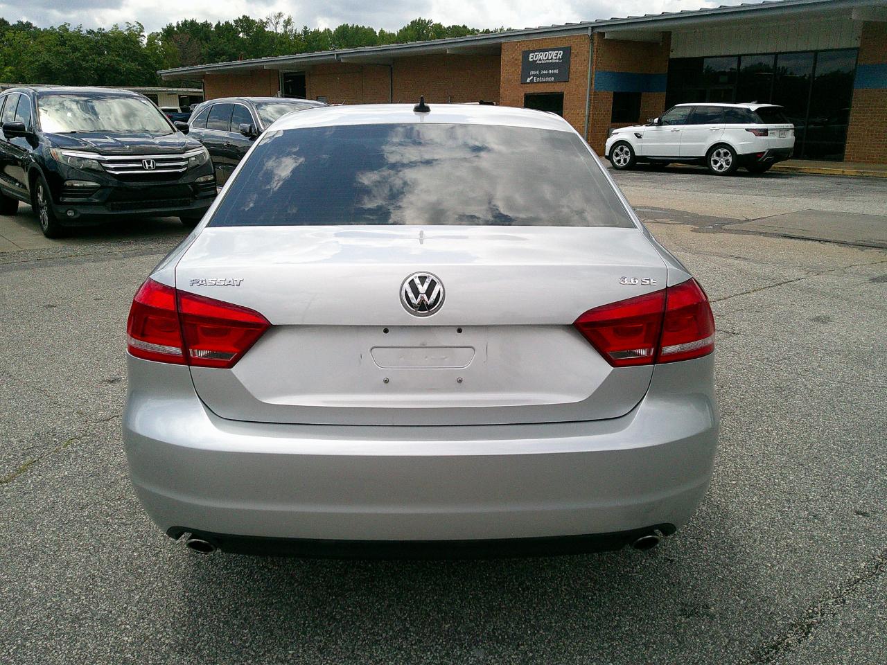 Volkswagen Passat 4dr Sdn 3.6L V6 DSG SE w/Sunroof 2013