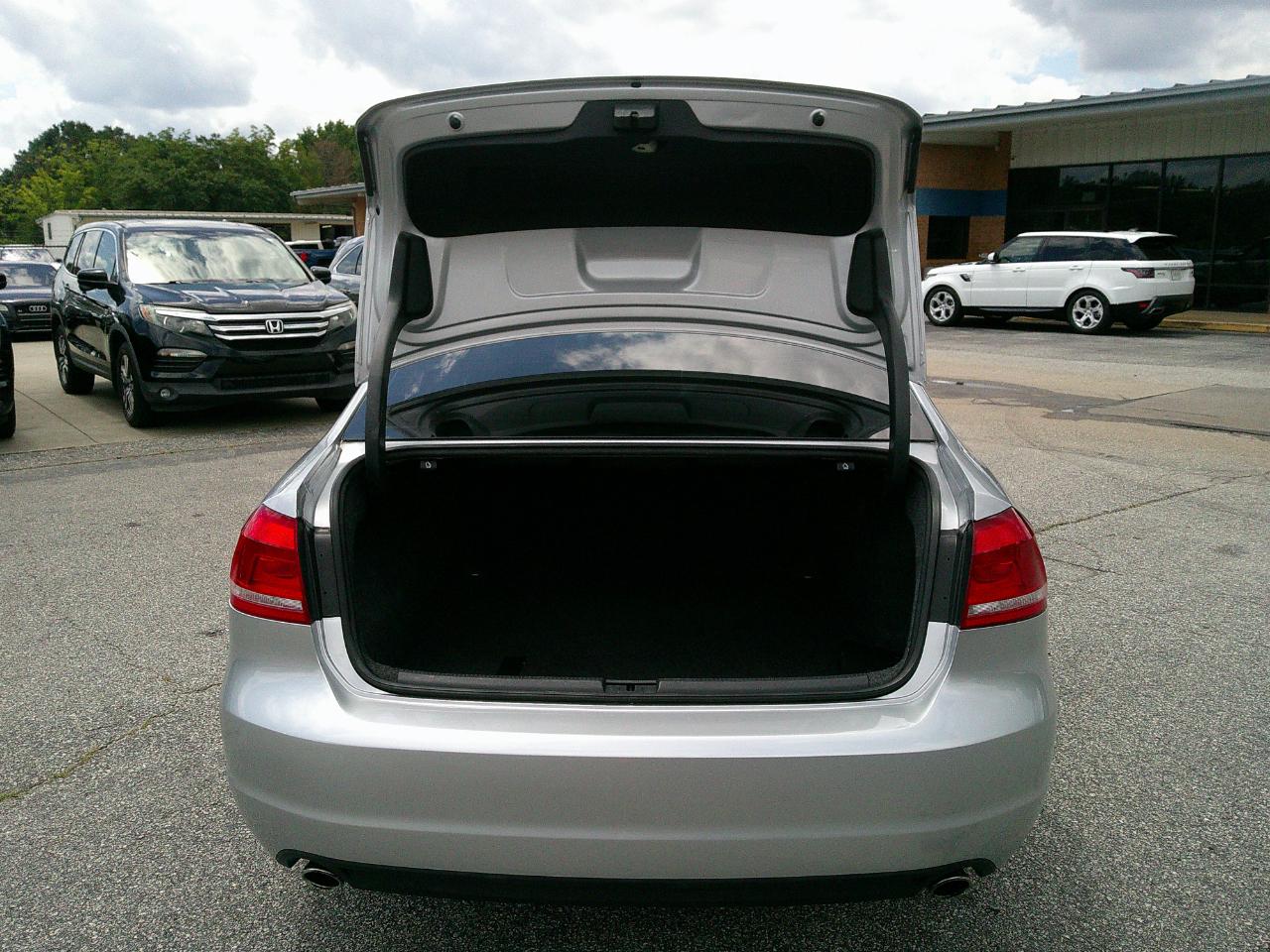 Volkswagen Passat 4dr Sdn 3.6L V6 DSG SE w/Sunroof 2013