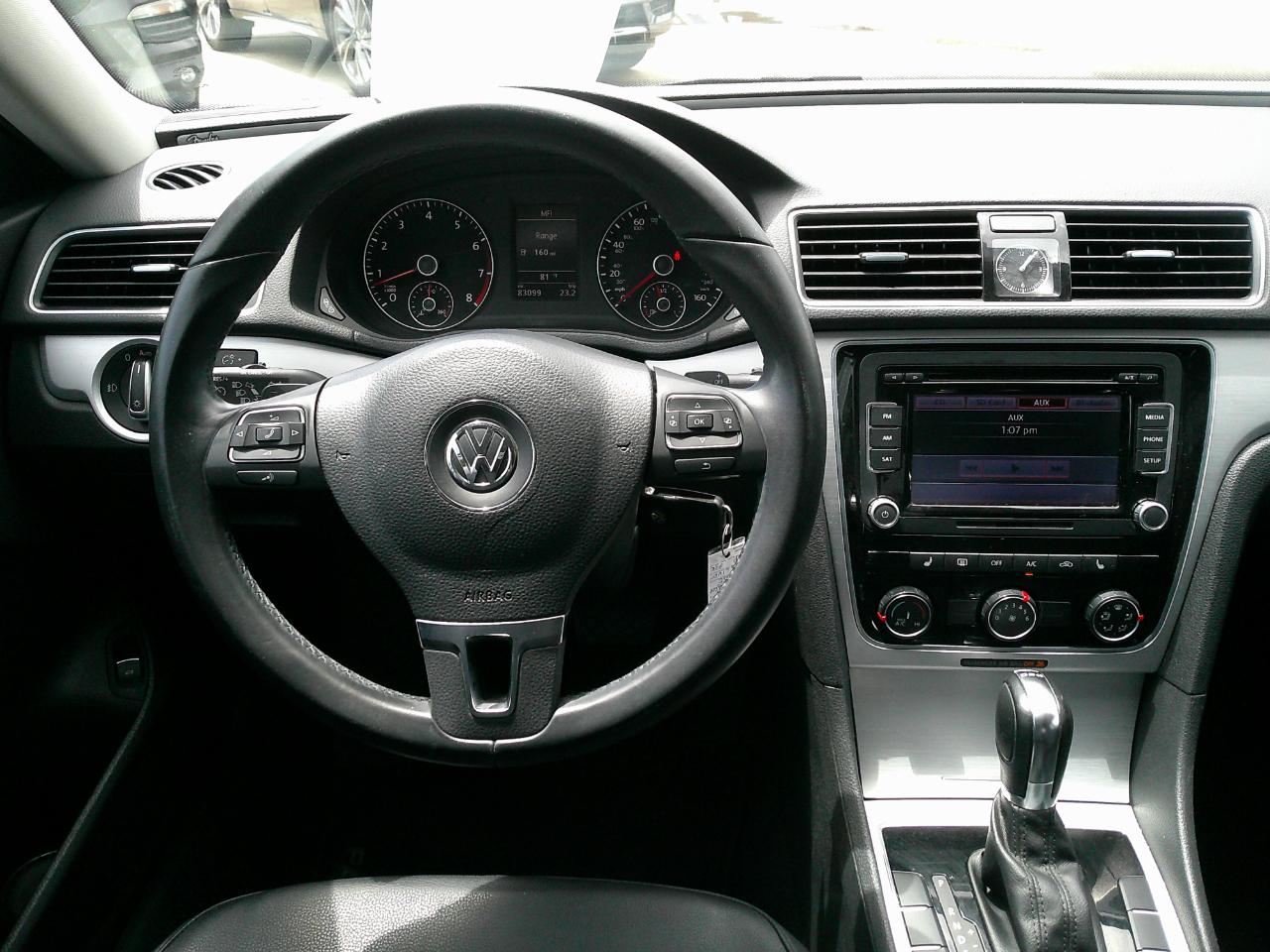 Volkswagen Passat 4dr Sdn 3.6L V6 DSG SE w/Sunroof 2013