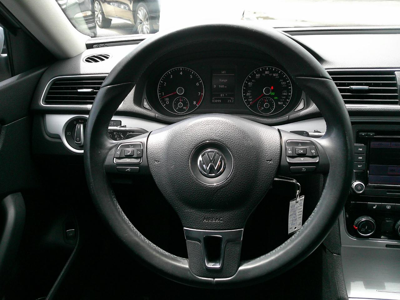 Volkswagen Passat 4dr Sdn 3.6L V6 DSG SE w/Sunroof 2013