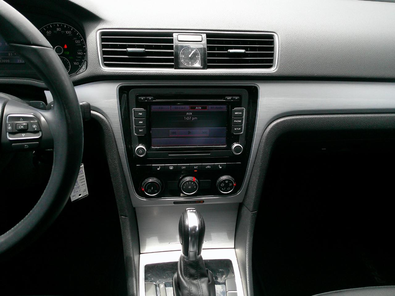 Volkswagen Passat 4dr Sdn 3.6L V6 DSG SE w/Sunroof 2013