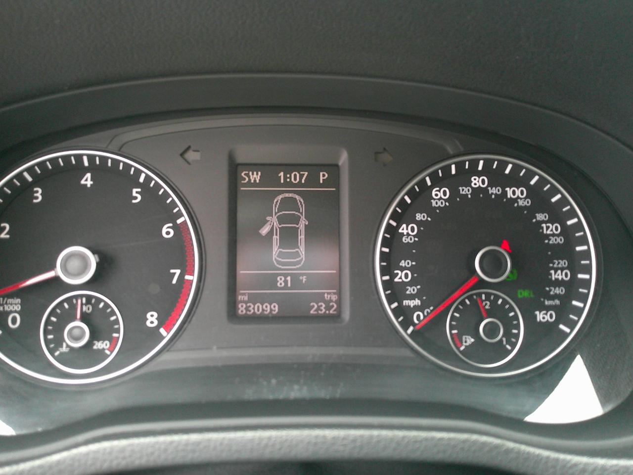 Volkswagen Passat 4dr Sdn 3.6L V6 DSG SE w/Sunroof 2013