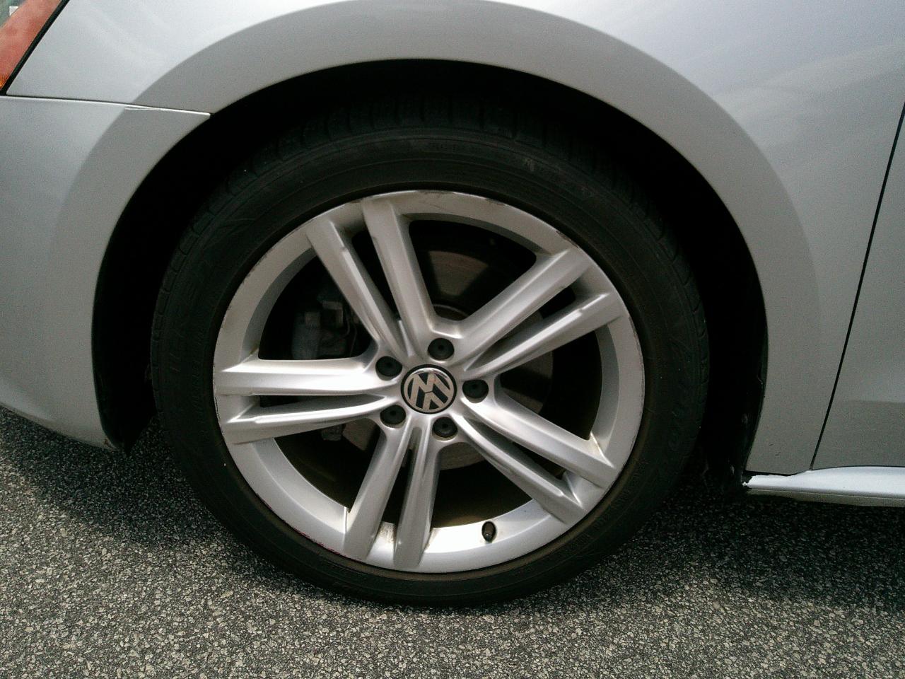 Volkswagen Passat 4dr Sdn 3.6L V6 DSG SE w/Sunroof 2013