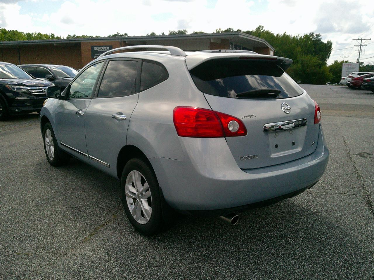 Nissan Rogue FWD 4dr SV 2012