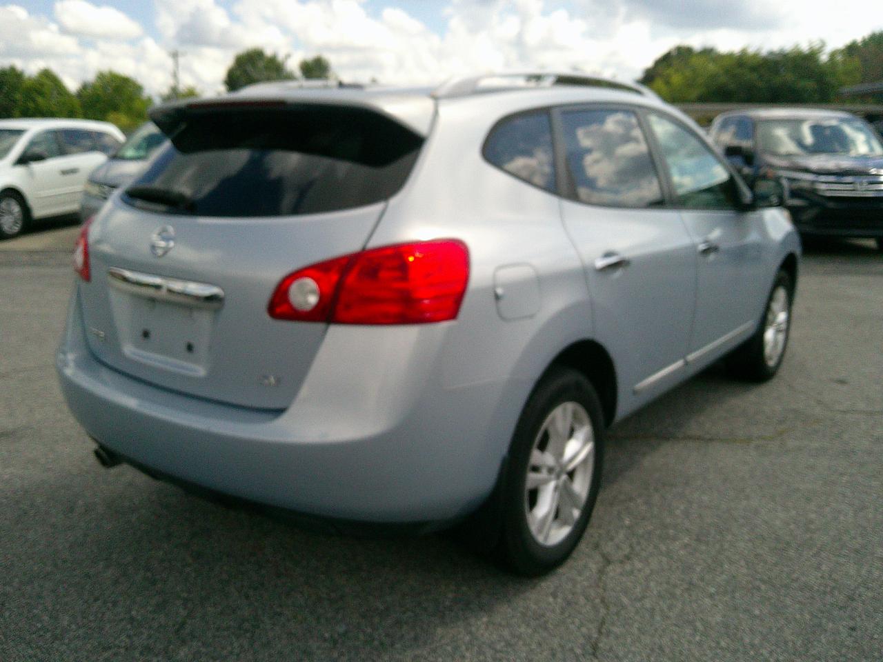 Nissan Rogue FWD 4dr SV 2012