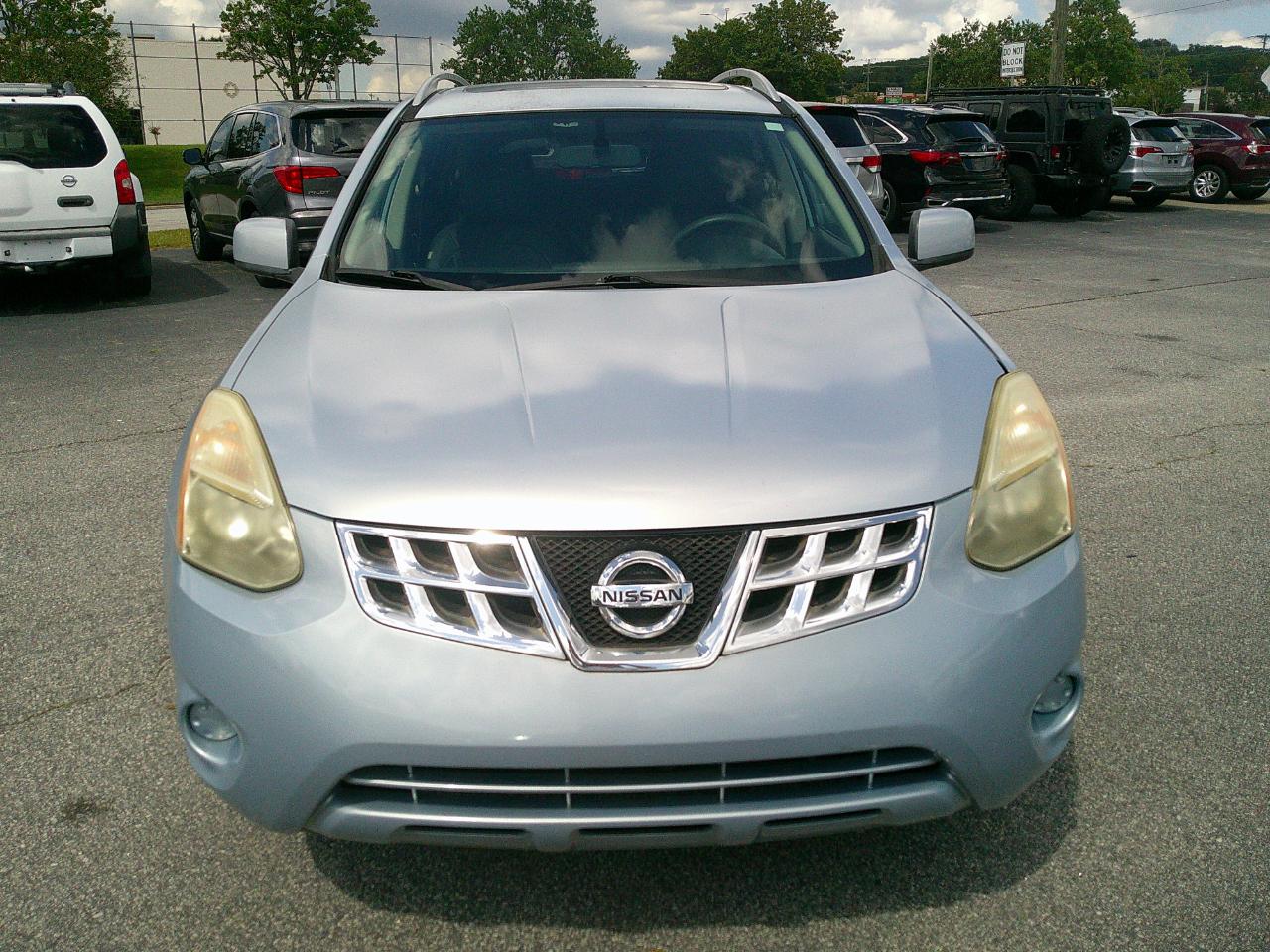 Nissan Rogue FWD 4dr SV 2012