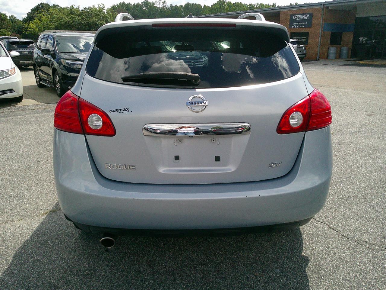 Nissan Rogue FWD 4dr SV 2012