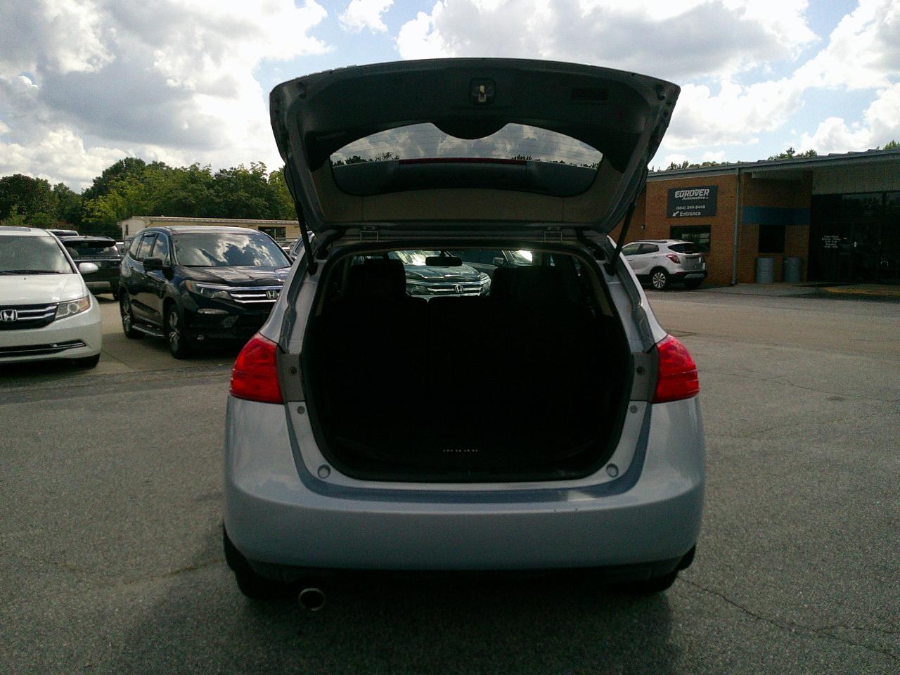 Nissan Rogue FWD 4dr SV 2012