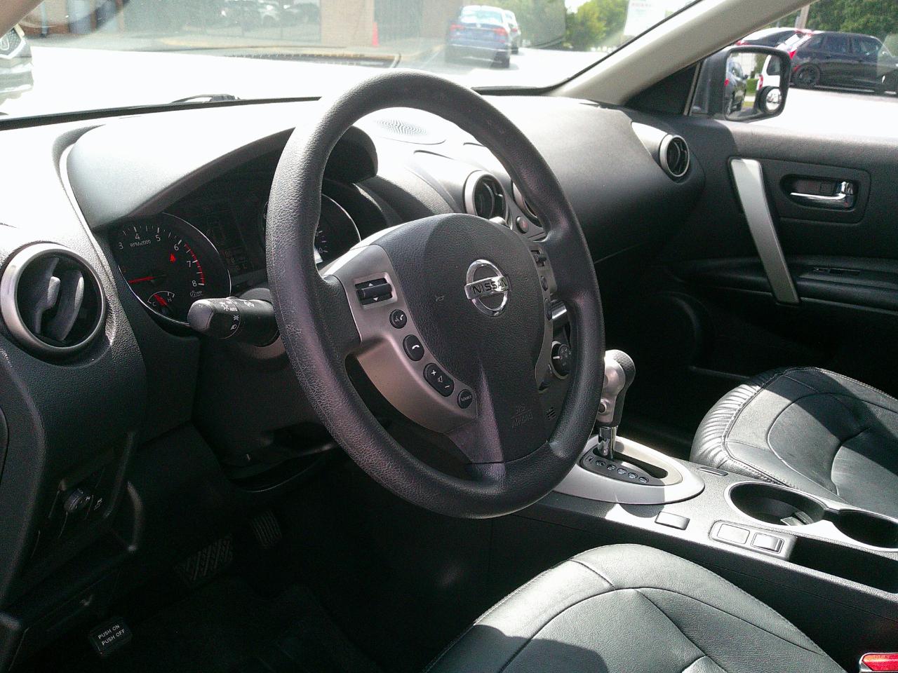 Nissan Rogue FWD 4dr SV 2012
