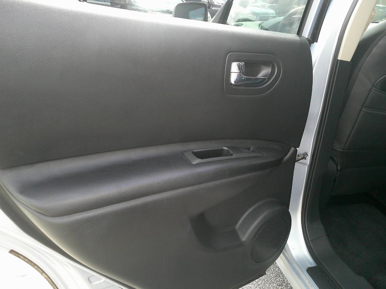 Nissan Rogue FWD 4dr SV 2012