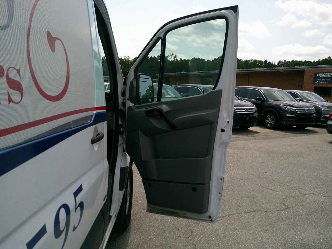 Mercedes-Benz Sprinter Passenger Vans RWD 2500 170" 2016