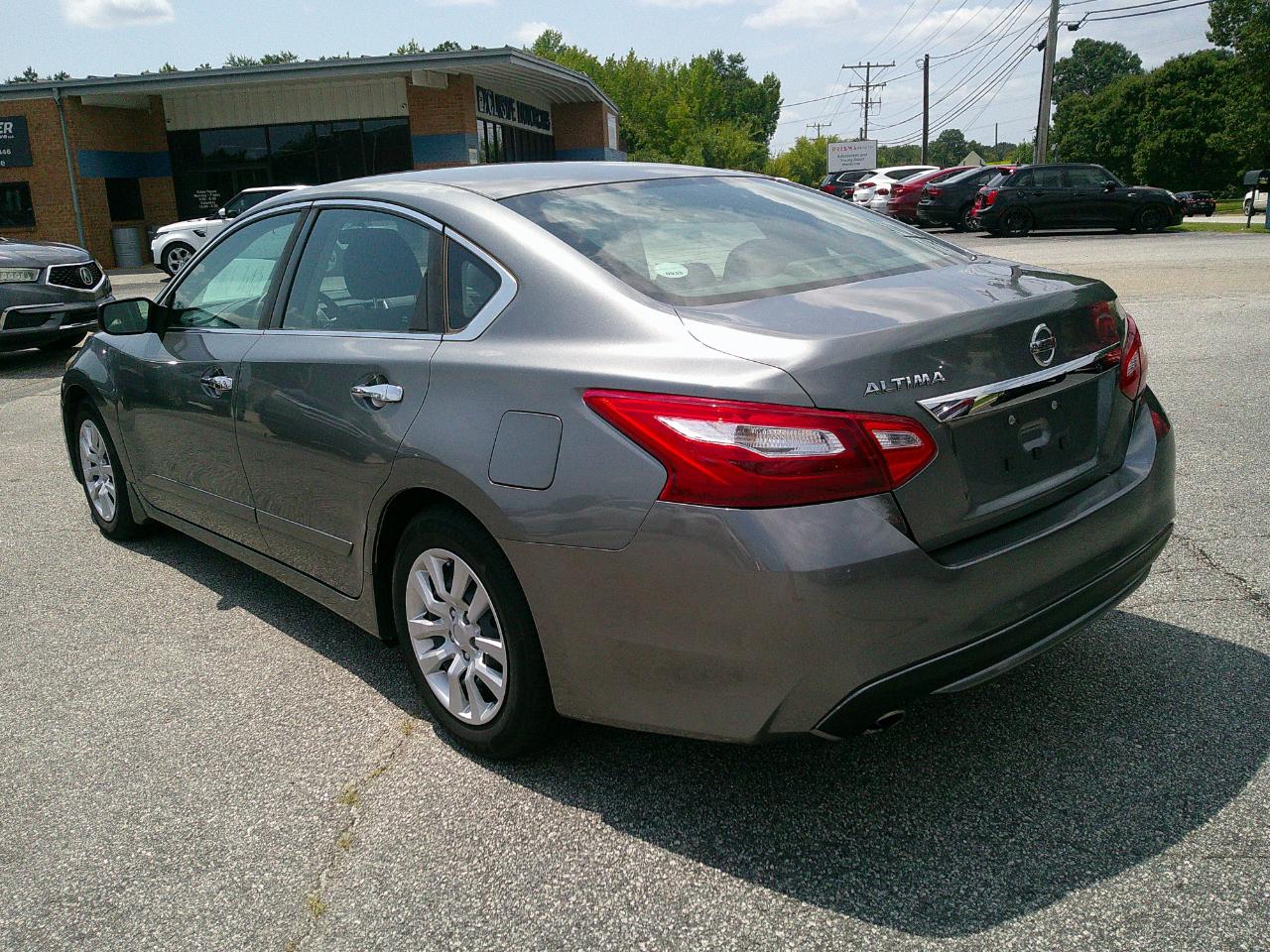 Nissan Altima 4dr Sdn I4 2.5 S 2016