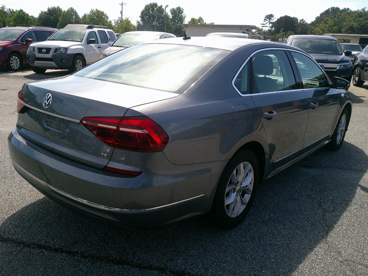 Volkswagen Passat 1.8T S Auto 2017