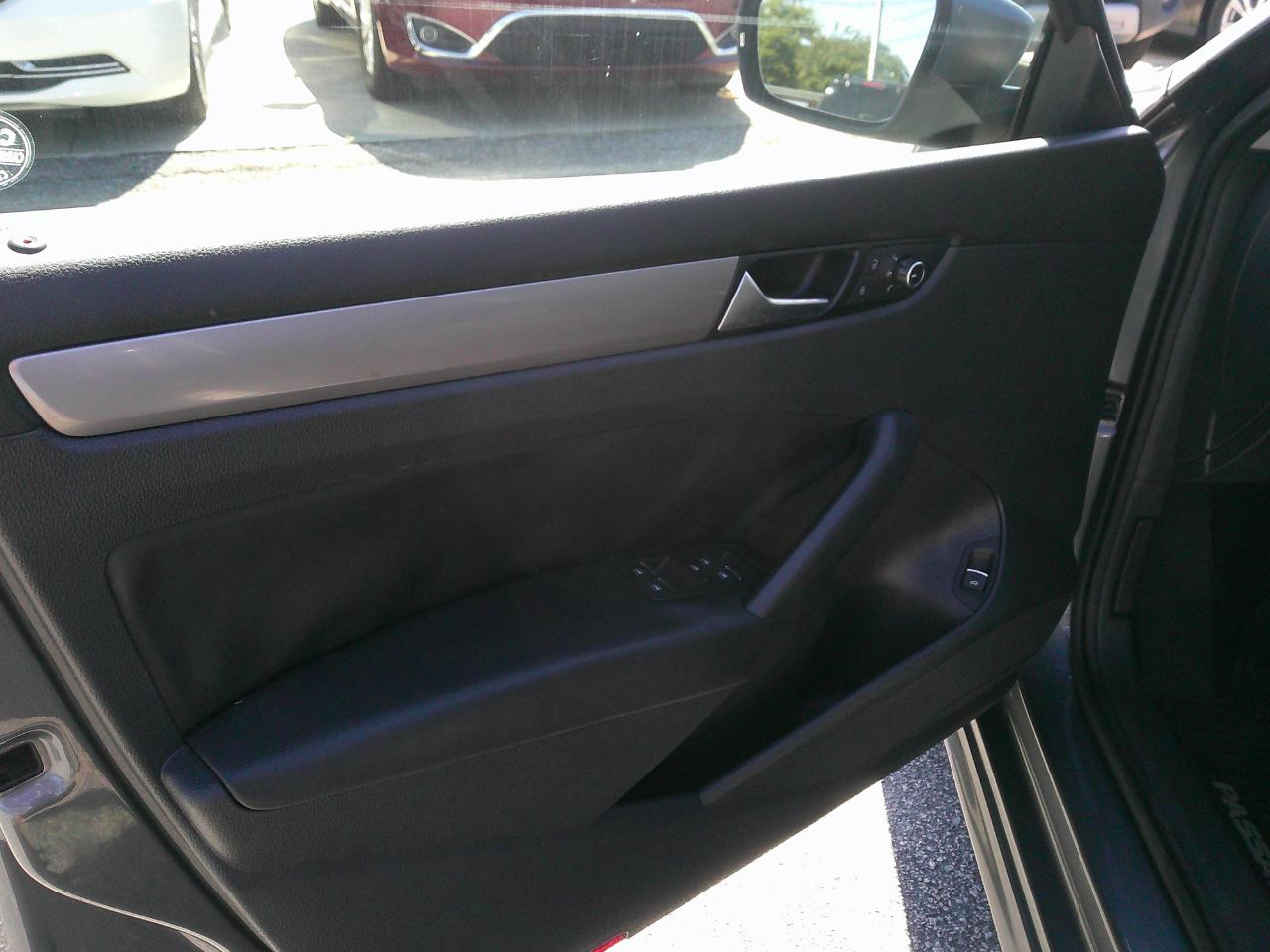 Volkswagen Passat 4dr Sdn 1.8T Auto Wolfsburg Ed 2014
