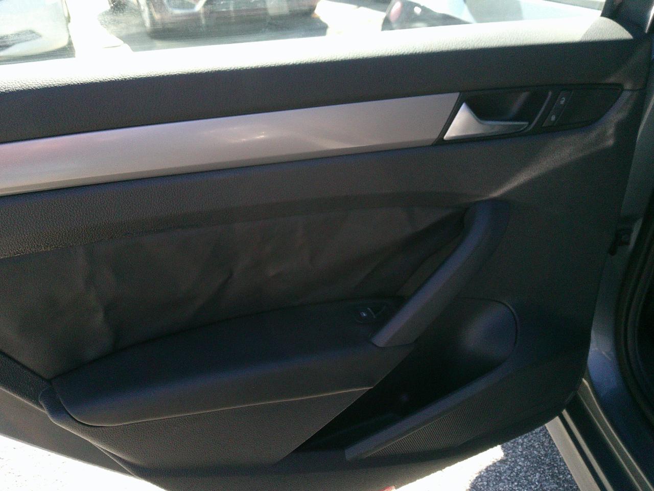Volkswagen Passat 4dr Sdn 1.8T Auto Wolfsburg Ed 2014