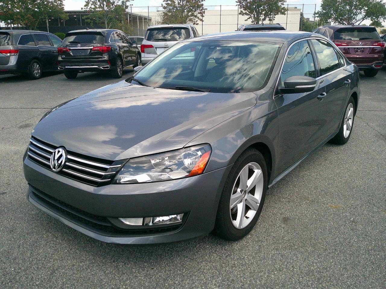 Volkswagen Passat 4dr Sdn 1.8T Auto Limited Edition 2015
