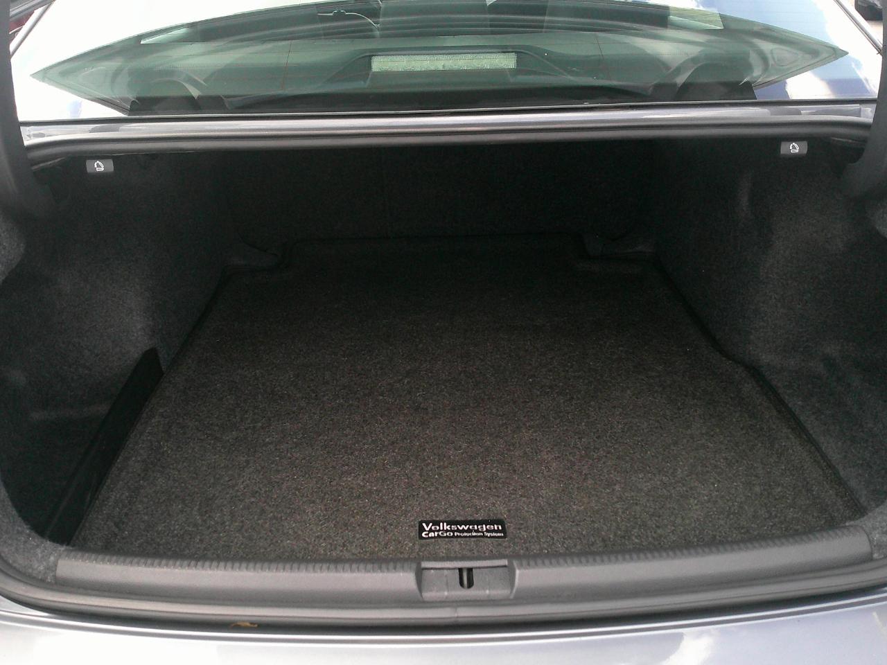 Volkswagen Passat 4dr Sdn 1.8T Auto Limited Edition 2015