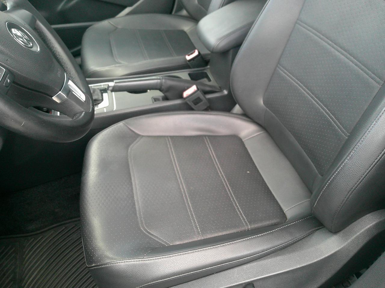 Volkswagen Passat 4dr Sdn 1.8T Auto Limited Edition 2015