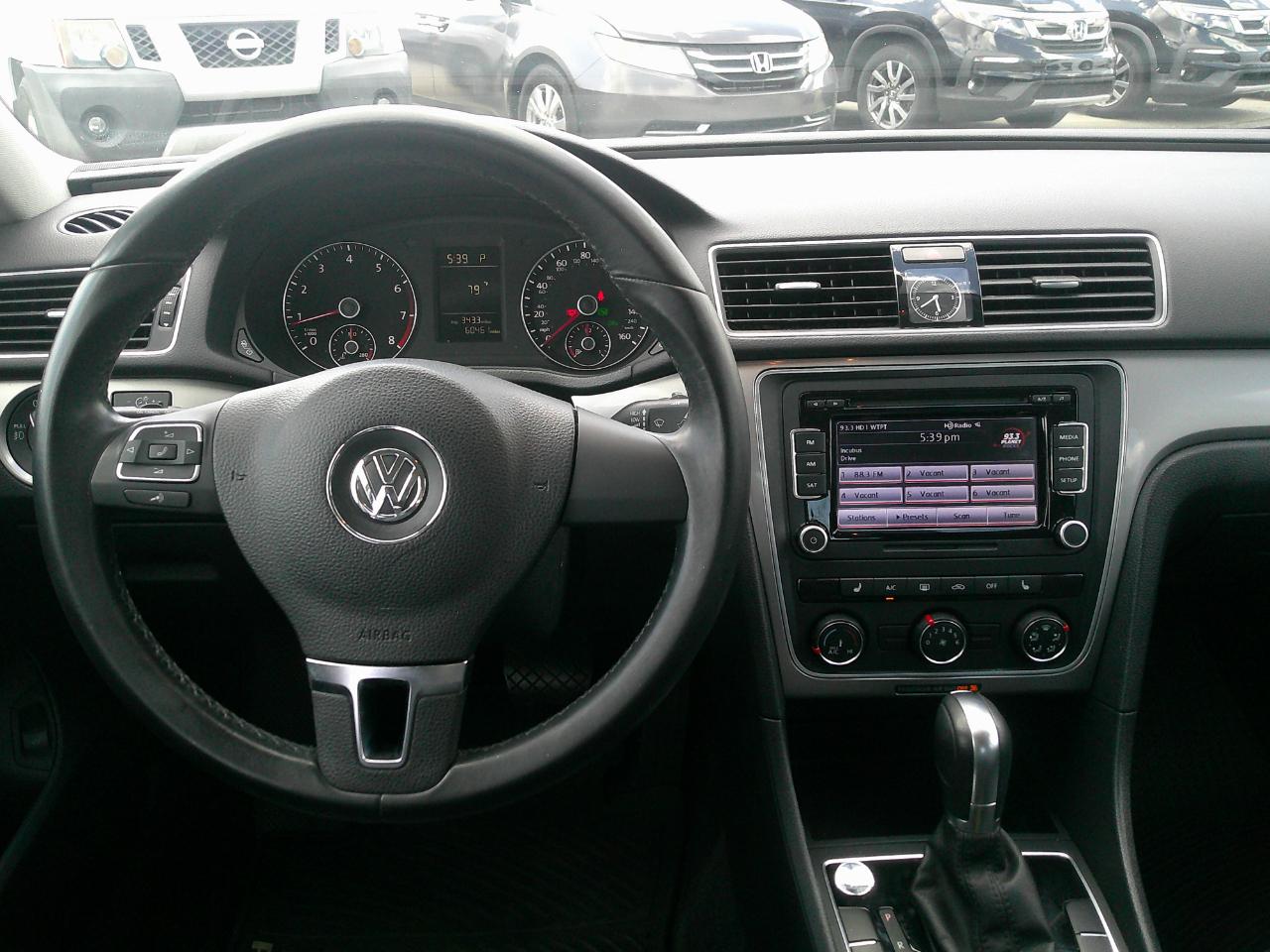 Volkswagen Passat 4dr Sdn 1.8T Auto Limited Edition 2015