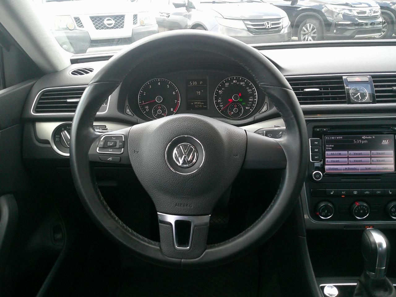 Volkswagen Passat 4dr Sdn 1.8T Auto Limited Edition 2015